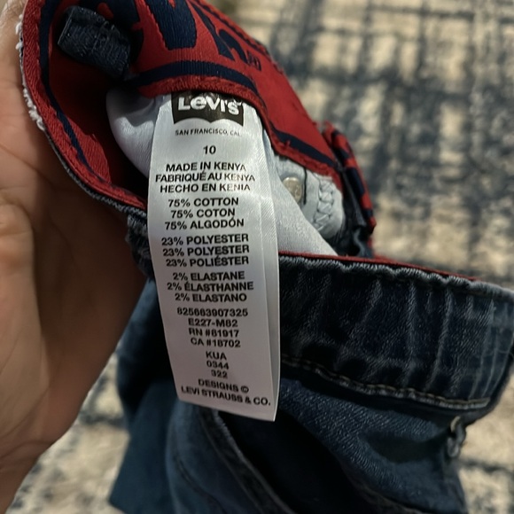 To big - Picture 3 of 4